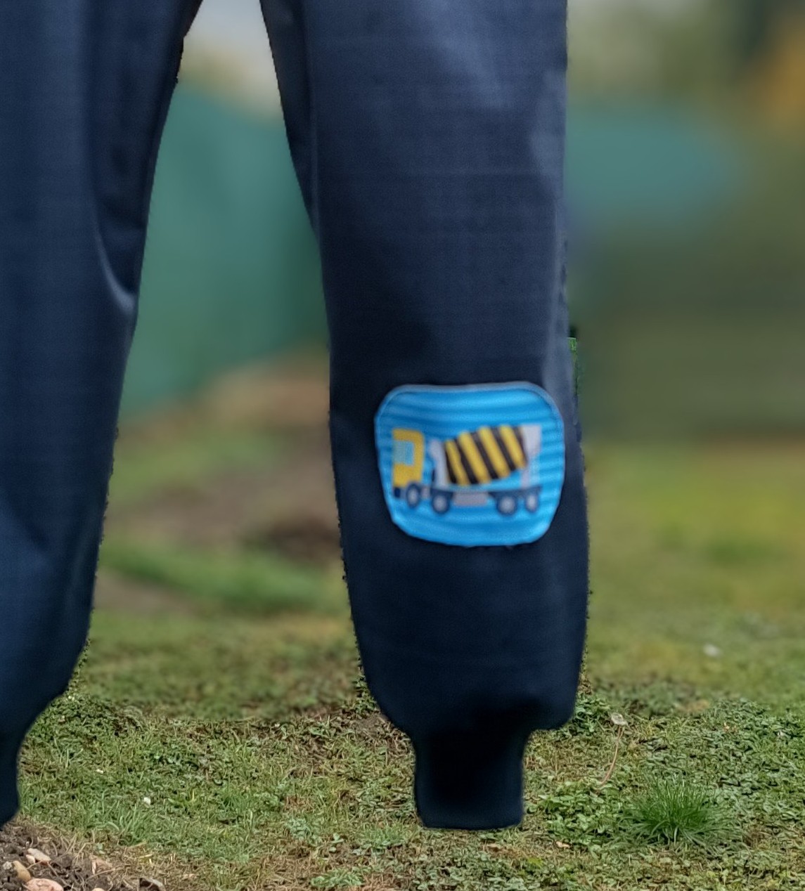 Softshellové bagy s beránkem,  tmavě modrá, aplikace míchačky, vel. 86/92